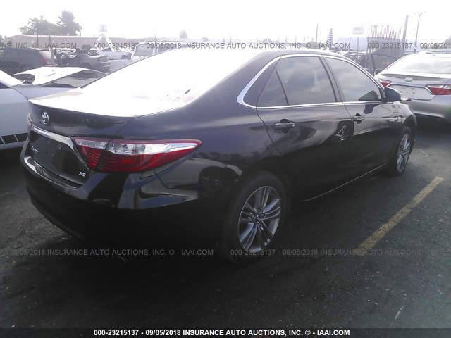 4T1BF1FK1GU121494 - 2016 TOYOTA CAMRY LE/XLE/SE/XSE 黑色 照片 4