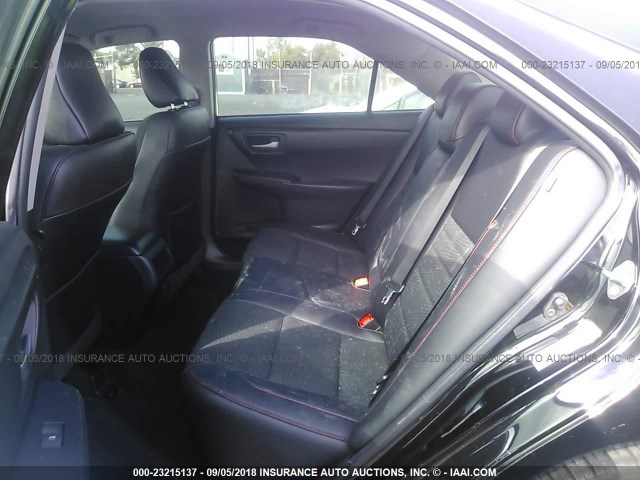 4T1BF1FK1GU121494 - 2016 TOYOTA CAMRY LE/XLE/SE/XSE 黑色 照片 8
