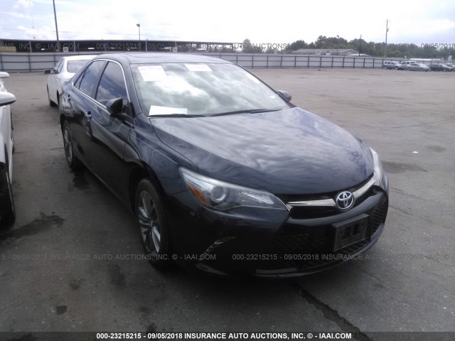 4T1BF1FK4GU150603 - 2016 TOYOTA CAMRY LE/XLE/SE/XSE 绿色 照片 1