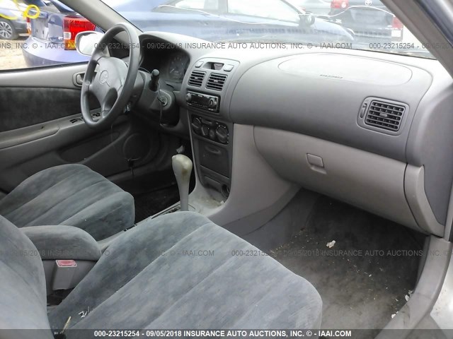 1NXBR18E0XZ219270 - 1999 TOYOTA COROLLA VE/CE/LE 银色 照片 5
