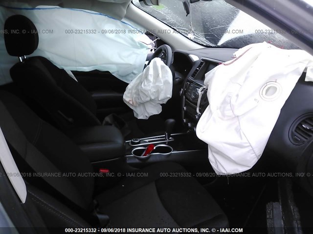 5N1DR2MM2JC613118 - 2018 NISSAN PATHFINDER S/SV/SL/PLATINUM SILVER photo 5