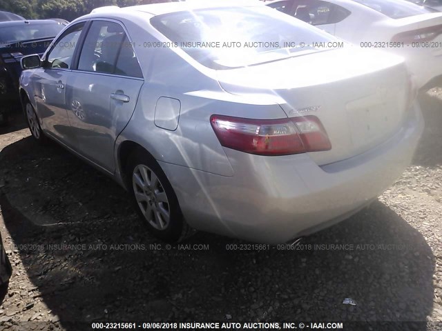 4T1BK46K37U541559 - 2007 TOYOTA CAMRY NEW GENERAT LE/XLE/SE SILVER photo 3