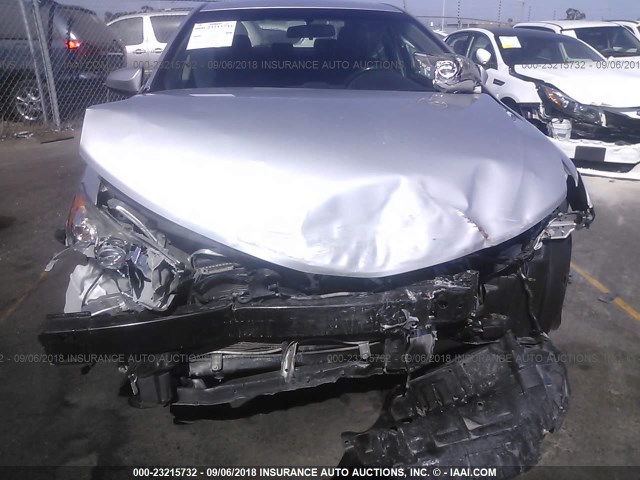 4T1BF1FK6EU449247 - 2014 TOYOTA CAMRY L/SE/LE/XLE ვერცხლისფერი ფოტო 6