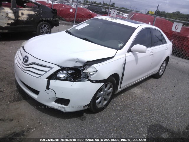 4T4BF3EK0BR167989 - 2011 TOYOTA CAMRY SE/LE/XLE 白色 照片 2