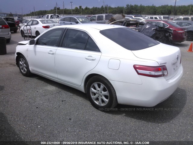4T4BF3EK0BR167989 - 2011 TOYOTA CAMRY SE/LE/XLE 白色 照片 3