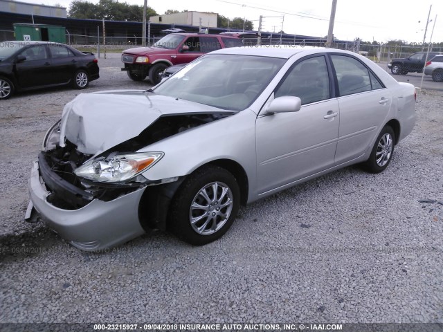 4T1BE32K24U935346 - 2004 TOYOTA CAMRY LE/XLE/SE SILVER photo 2