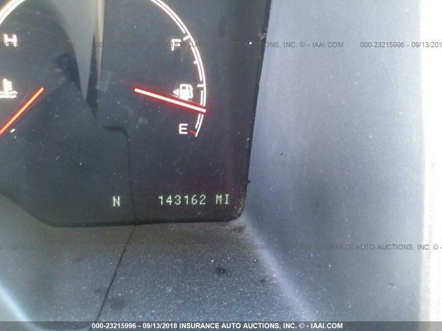 5LMFU27R53LJ17048 - 2003 LINCOLN NAVIGATOR Srebrny zdjęcie 7