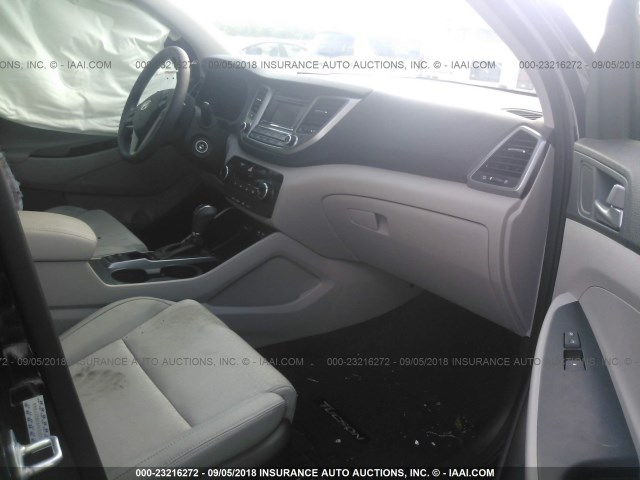 KM8J33A46HU320549 - 2017 HYUNDAI TUCSON LIMITED/SPORT AND ECO/SE BLACK photo 5