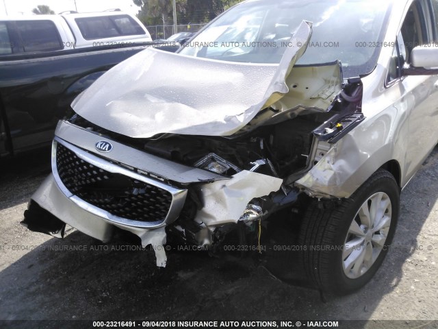 KNDMC5C14F6058306 - 2015 KIA SEDONA EX/SX GOLD photo 6