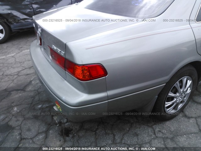 4T1BG22K41U119531 - 2001 TOYOTA CAMRY CE/LE/XLE 灰色 照片 6