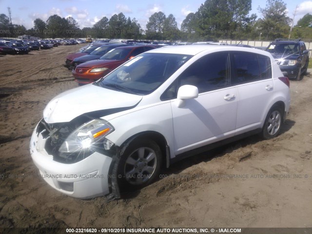 3N1BC13E47L358439 - 2007 NISSAN VERSA S/SL WHITE photo 2