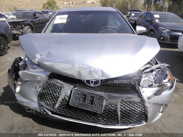 4T1BF1FK8HU303548 - 2017 TOYOTA CAMRY LE/XLE/SE/XSE SILVER photo 6