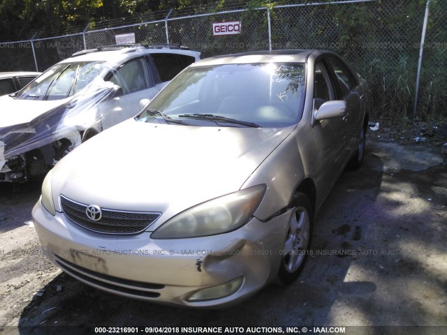 JTDBF32K120082122 - 2002 TOYOTA CAMRY LE/XLE/SE Алтын фото 2