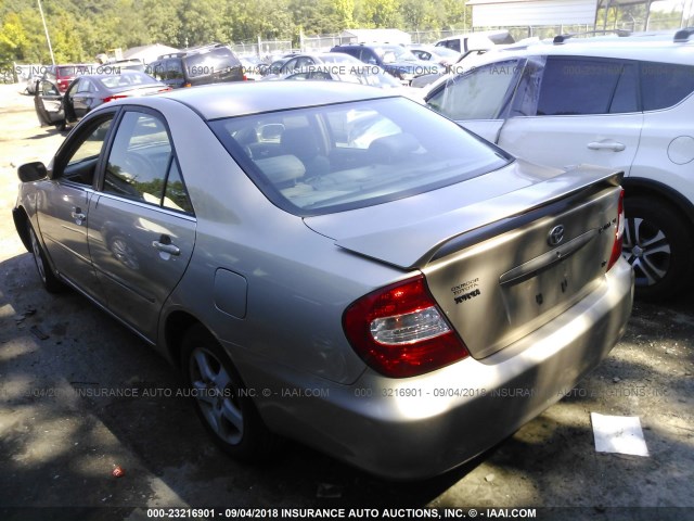 JTDBF32K120082122 - 2002 TOYOTA CAMRY LE/XLE/SE Алтын фото 3