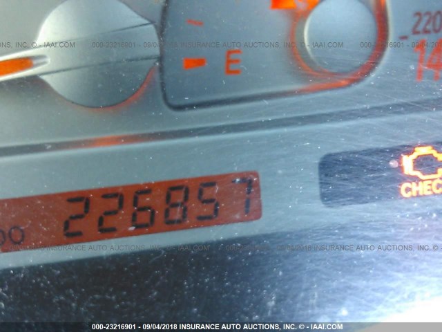 JTDBF32K120082122 - 2002 TOYOTA CAMRY LE/XLE/SE Алтын фото 7