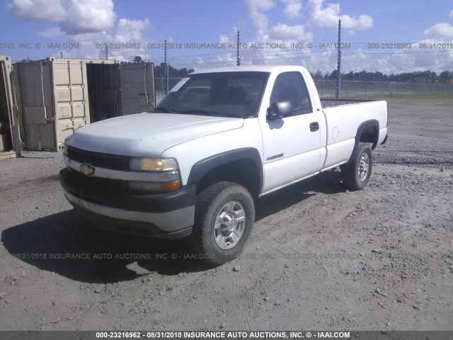 1GCHC24U71E217469 - 2001 CHEVROLET SILVERADO C2500 HEAVY DUTY WHITE photo 2