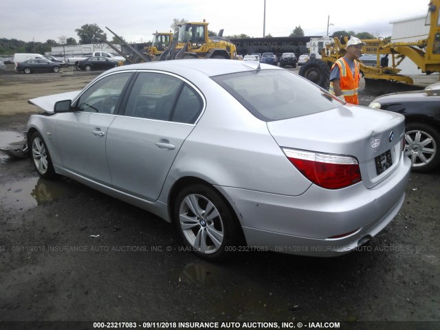 WBANV13549C151050 - 2009 BMW 528 XI SILVER photo 3