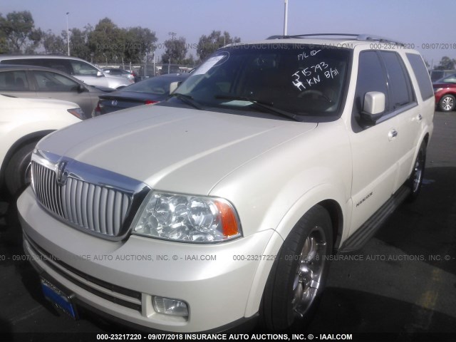 5LMFU28585LJ15793 - 2005 LINCOLN NAVIGATOR თეთრი ფოტო 2