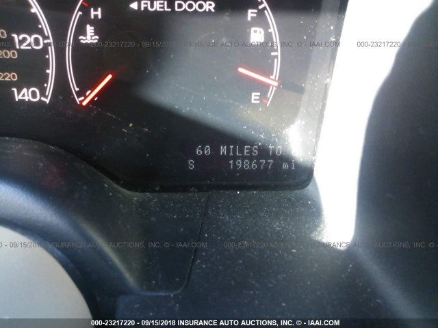 5LMFU28585LJ15793 - 2005 LINCOLN NAVIGATOR თეთრი ფოტო 7