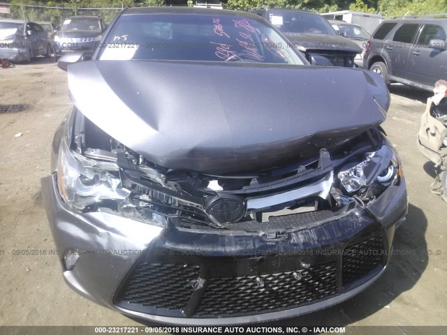 4T1BF1FK4HU297215 - 2017 TOYOTA CAMRY LE/XLE/SE/XSE 灰色 照片 6