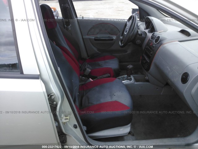 KL1TD52664B234337 - 2004 CHEVROLET AVEO SILVER photo 5