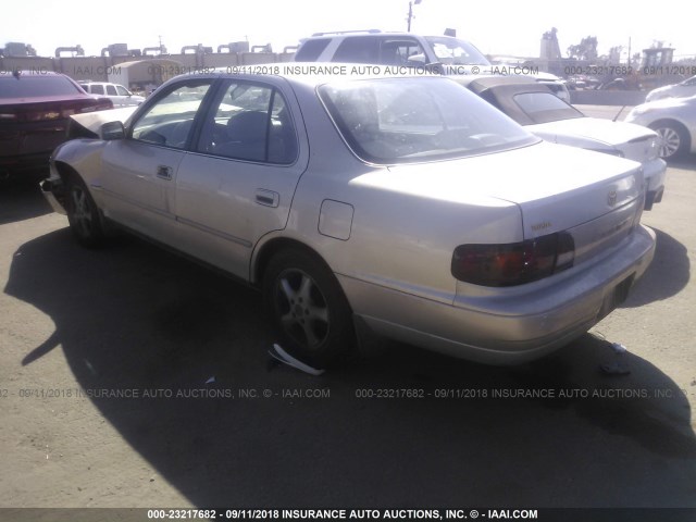 4T1BF12K7TU138834 - 1996 TOYOTA CAMRY LE/XLE/SE Алтын фото 3