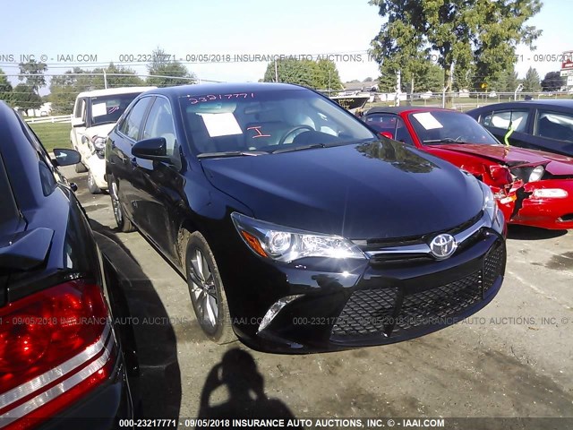 4T1BF1FK9HU703733 - 2017 TOYOTA CAMRY LE/XLE/SE/XSE BLACK photo 1