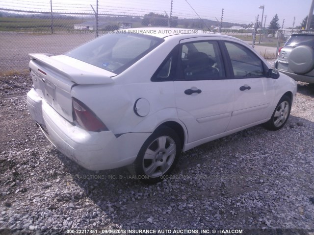 1FAHP34N77W128822 - 2007 FORD FOCUS ZX4/S/SE/SES 白色 照片 4