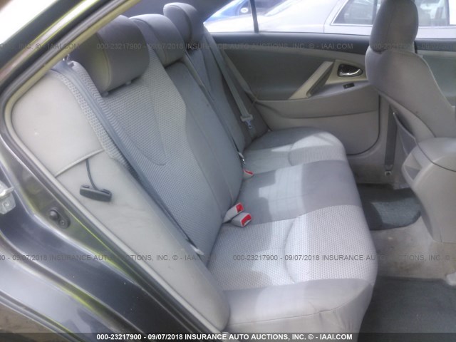 4T1BF3EK3BU163784 - 2011 TOYOTA CAMRY SE/LE/XLE ნაცრისფერი ფოტო 8