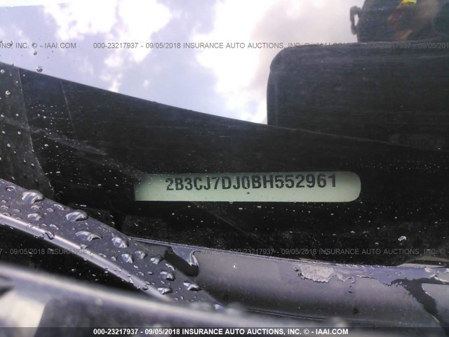 2B3CJ7DJ0BH552961 - 2011 DODGE CHALLENGER SRT-8 黑色 照片 9