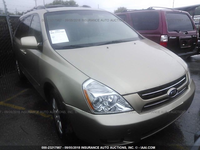 KNDMB233166102359 - 2006 KIA SEDONA EX/LX GOLD photo 1