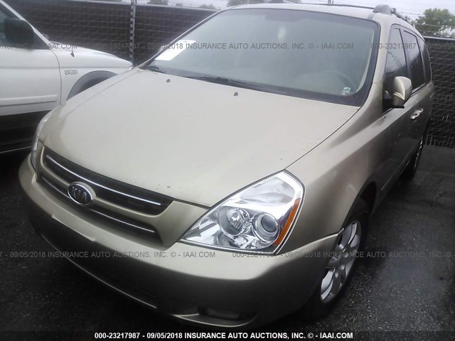 KNDMB233166102359 - 2006 KIA SEDONA EX/LX GOLD photo 2