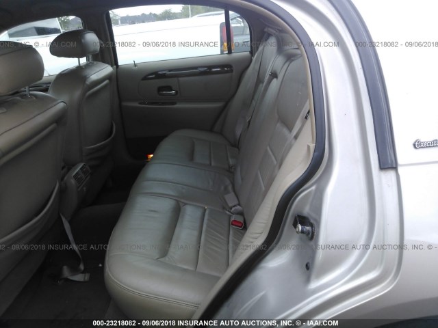 1LNHM81W1YY846042 - 2000 LINCOLN TOWN CAR EXECUTIVE BEIGE photo 8