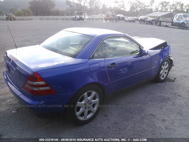 WDBKK47F4WF052837 - 1998 MERCEDES-BENZ SLK 230 KOMPRESSOR BLUE photo 4