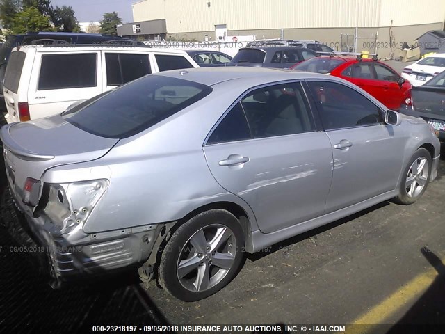 4T1BF3EK4BU211857 - 2011 TOYOTA CAMRY SE/LE/XLE SILVER photo 4