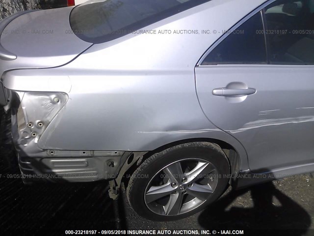 4T1BF3EK4BU211857 - 2011 TOYOTA CAMRY SE/LE/XLE SILVER photo 6