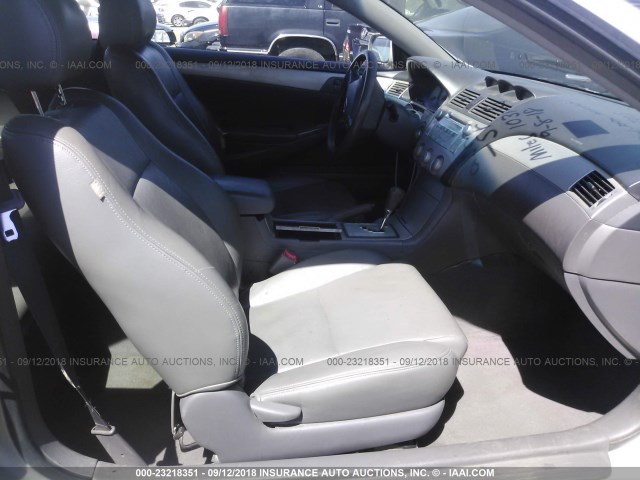 4T1CA38PX5U051353 - 2005 TOYOTA CAMRY SOLARA SE/SLE Gümüş foto 5