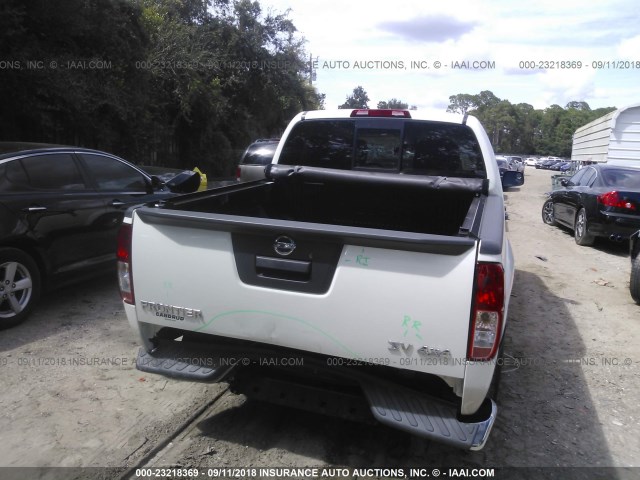 1N6AD0EV4FN704076 - 2015 NISSAN FRONTIER S/SV/SL/PRO-4X WHITE photo 6