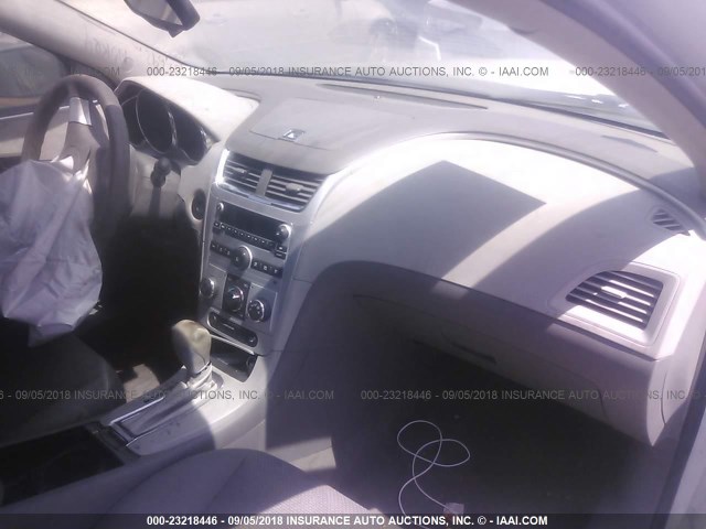 1G1ZG57B99F247625 - 2009 CHEVROLET MALIBU LS Ақ фото 5