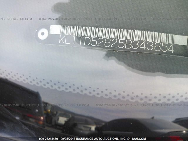 KL1TD52625B343654 - 2005 CHEVROLET AVEO LS RED photo 9