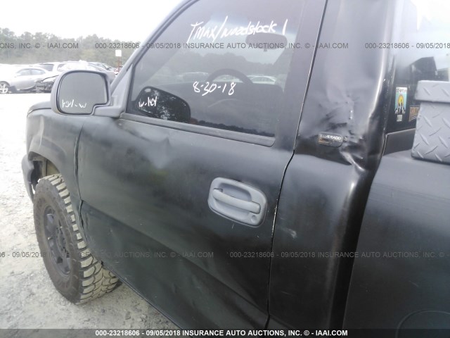 1GCEK14X95Z219099 - 2005 CHEVROLET SILVERADO K1500 BLACK photo 6