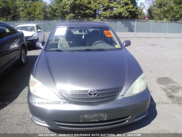 4T1BE32K84U862273 - 2004 TOYOTA CAMRY LE/XLE/SE Күміс фото 6