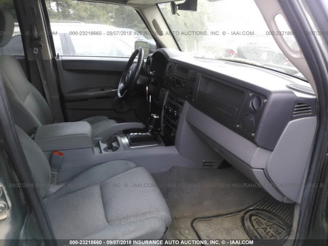 1J8HG48K97C527385 - 2007 JEEP COMMANDER GREEN photo 5