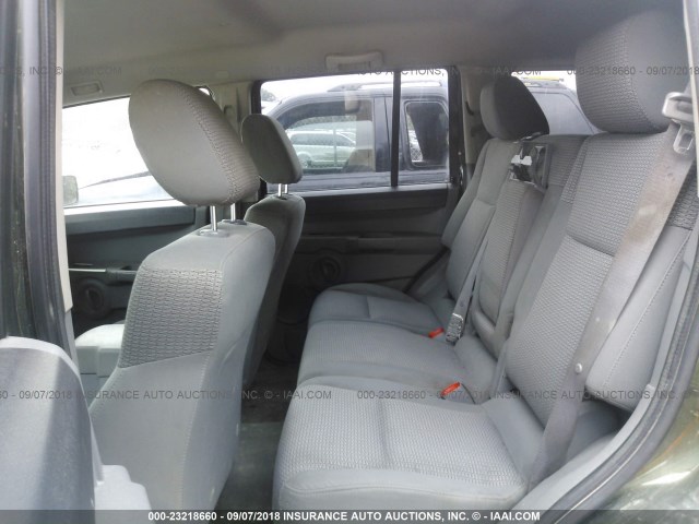1J8HG48K97C527385 - 2007 JEEP COMMANDER GREEN photo 8
