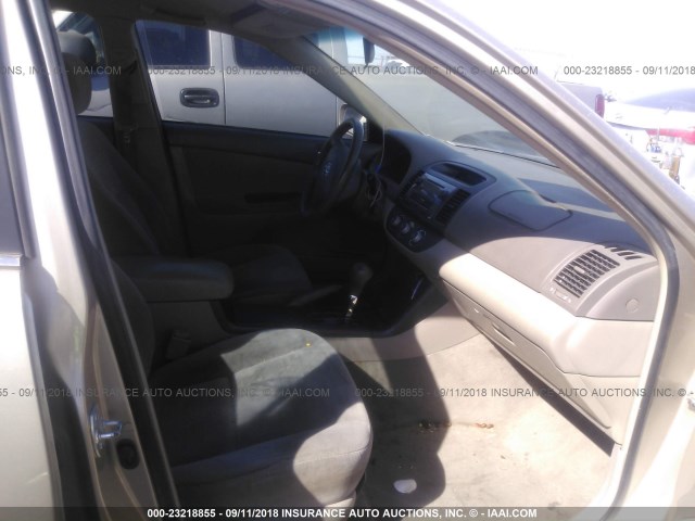 4T1BE32K55U634491 - 2005 TOYOTA CAMRY LE/XLE/SE Алтын фото 5