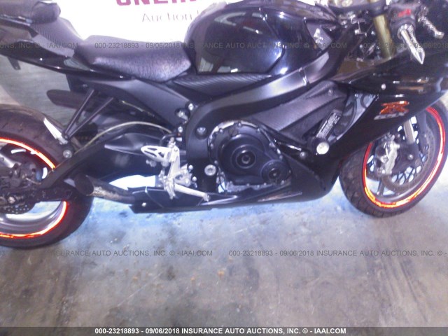 JS1GR7MA0B2102299 - 2011 SUZUKI GSX750 BLACK photo 8