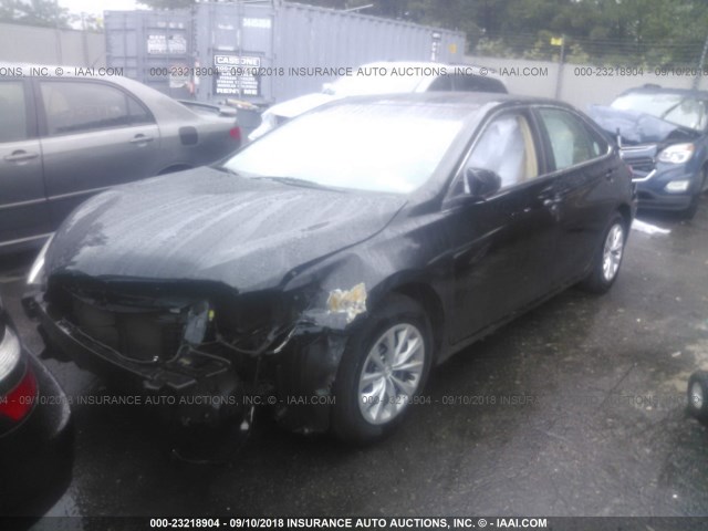 4T4BF1FK3FR468488 - 2015 TOYOTA CAMRY LE/XLE/SE/XSE 黑色 照片 2