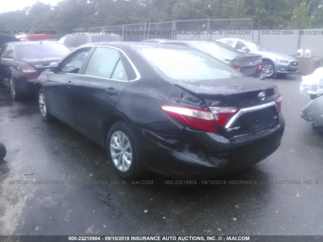4T4BF1FK3FR468488 - 2015 TOYOTA CAMRY LE/XLE/SE/XSE 黑色 照片 3