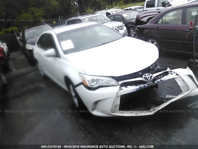 4T1BF1FKXGU228110 - 2016 TOYOTA CAMRY LE/XLE/SE/XSE 白色 照片 1