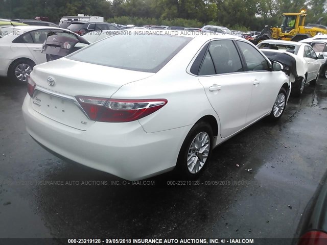 4T1BF1FKXGU228110 - 2016 TOYOTA CAMRY LE/XLE/SE/XSE 白色 照片 4